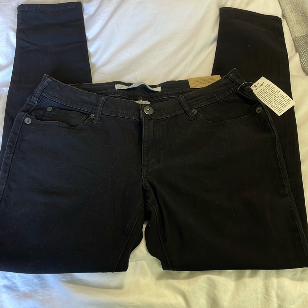 Women's Black Skinny Low-rise Jeans
